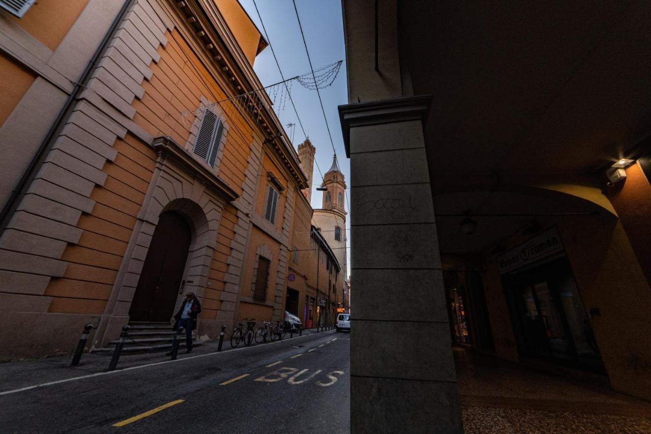 Morgana Sotto Le Torri Centro Storico Apartment โบโลญญา ภายนอก รูปภาพ
