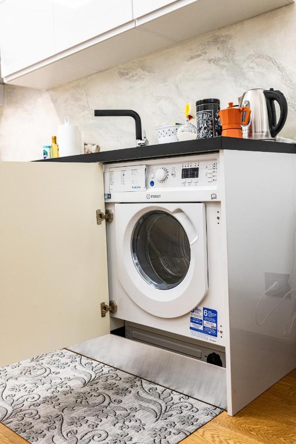 Morgana Sotto Le Torri Centro Storico Apartment โบโลญญา ภายนอก รูปภาพ