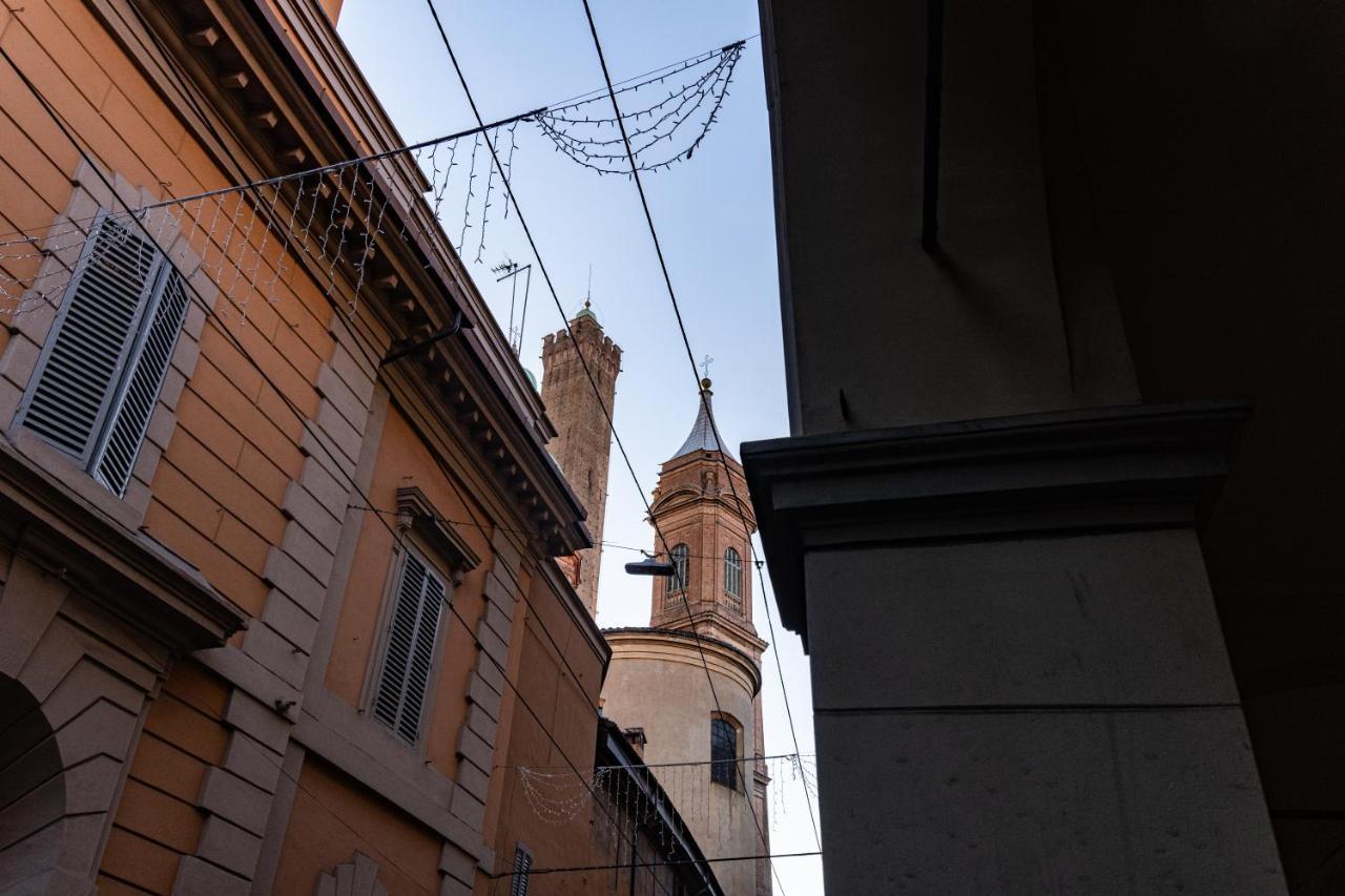 Morgana Sotto Le Torri Centro Storico Apartment โบโลญญา ภายนอก รูปภาพ