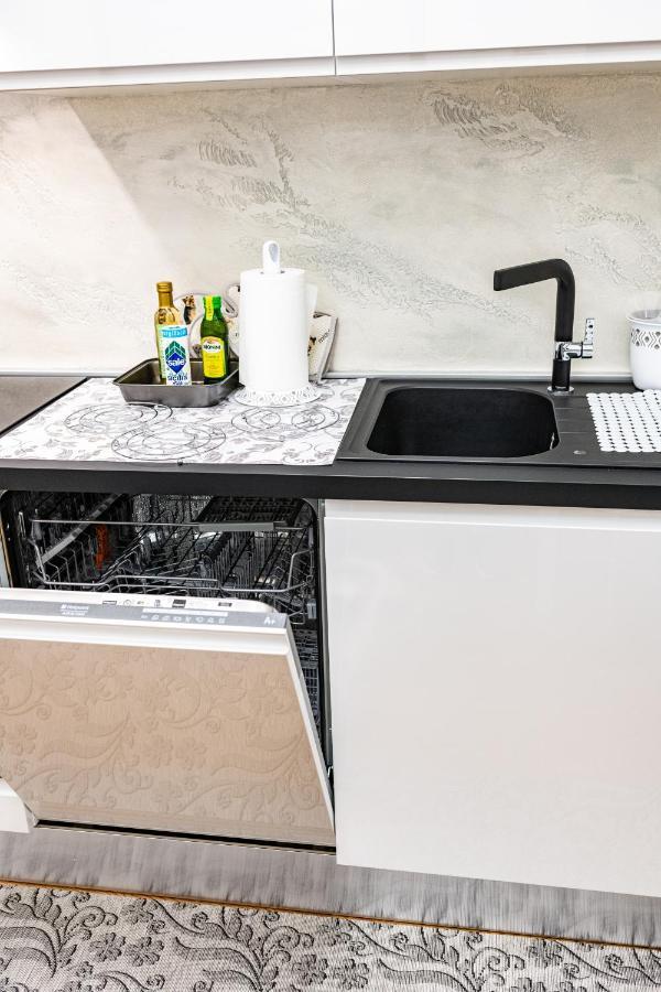 Morgana Sotto Le Torri Centro Storico Apartment โบโลญญา ภายนอก รูปภาพ